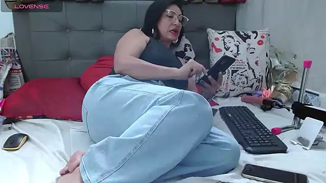 katysquirtdirty online show from June 4, 2026, 7:42 pm