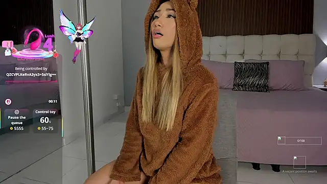 Emma23   online show from October 12, 2025, 4:55 am