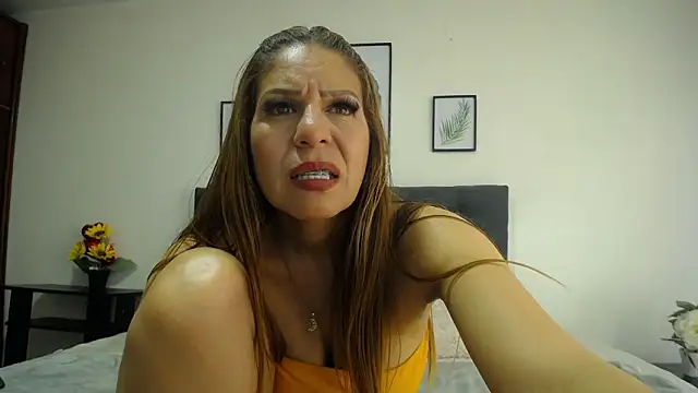 Snapshot of shirly_vannicelli chatting on January 20, 2025, 10:48 pm shirly vannicelli online show from January 20, 2025, 10:48 pm