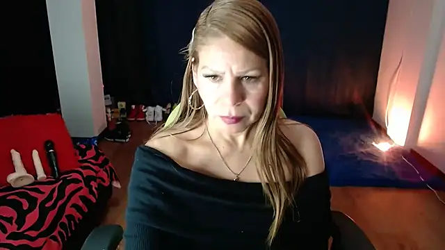 Snapshot of shirly_vannicelli chatting on October 4, 2025, 3:37 am shirly vannicelli online show from October 4, 2025, 3:37 am