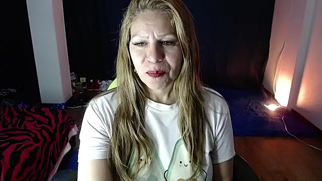 Snapshot of shirly_vannicelli chatting on October 14, 2025, 2:56 am shirly vannicelli online show from October 14, 2025, 2:56 am