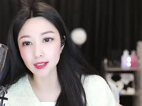 Nuyoah-77 online show from February 9, 2025, 6:05 pm