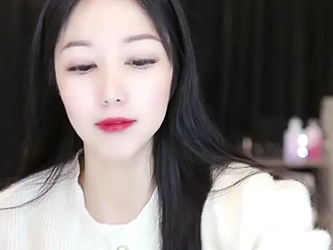 Nuyoah-77 online show from February 10, 2025, 2:37 pm