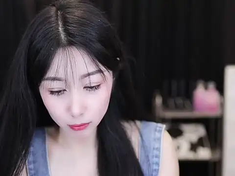 Nuyoah-77 online show from September 25, 2025, 4:00 pm