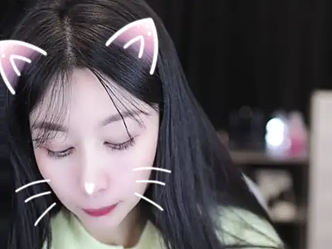 Nuyoah-77 online show from December 16, 2025, 8:41 am