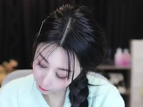 Nuyoah-77 online show from January 10, 2026, 1:13 pm