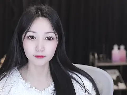 Nuyoah-77 online show from February 6, 2026, 1:14 pm