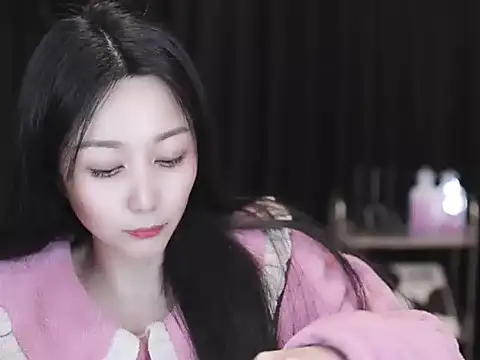 Nuyoah-77 online show from February 28, 2026, 5:14 pm