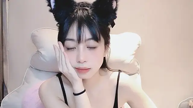 -Hottie online show from December 14, 2024, 6:20 pm