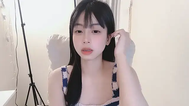 -Hottie online show from February 23, 2025, 7:17 pm