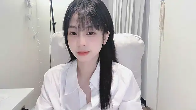 -Hottie online show from March 7, 2025, 3:28 pm