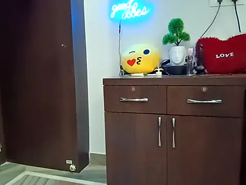 Snapshot of GoldnessAishu chatting on March 2, 2025, 9:43 pm GoldnessAishu online show from March 2, 2025, 9:43 pm