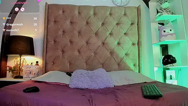 LadyAvalon online show from March 14, 2025, 11:00 pm