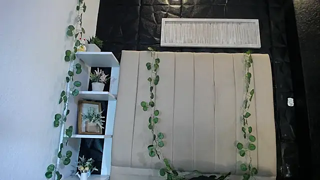 Mia Rinn online show from February 7, 2025, 1:01 pm