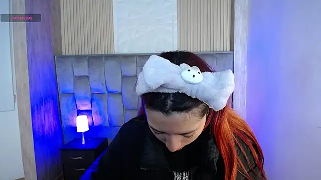 Mia Rinn online show from October 15, 2025, 1:55 pm