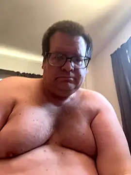 treatbobnicer online show from October 26, 2025, 4:57 pm