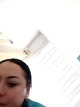 Lesly 10- online show from October 4, 2025, 9:13 pm