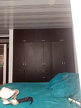 Lesly 10- online show from November 1, 2025, 7:27 pm