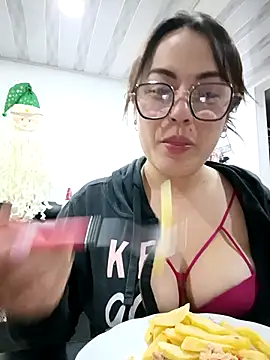 Lesly 10- online show from November 12, 2025, 3:29 am