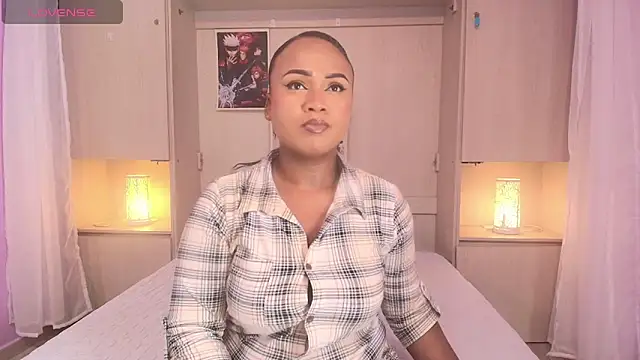 EmilyyStuart online show from February 6, 2025, 3:37 am