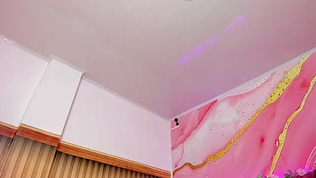 melody paris online show from September 27, 2025, 10:53 am