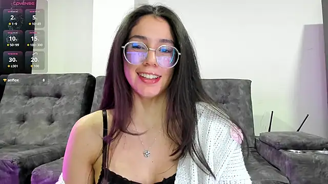 emmadiaz1 online show from December 15, 2025, 3:11 am