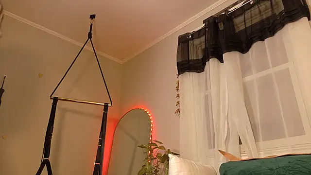 Snapshot of MistressKatie13xxx chatting on January 12, 2025, 4:00 am MistressKatie13xxx online show from January 12, 2025, 4:00 am