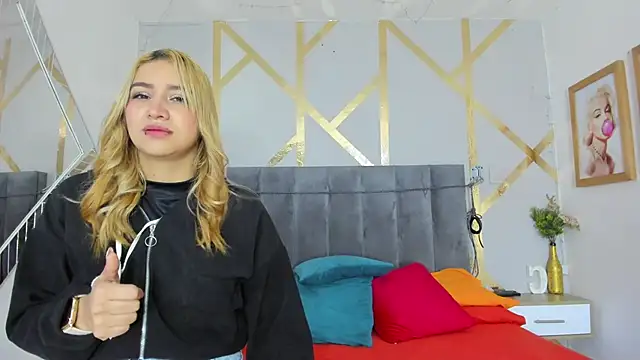 Snapshot of Caroliine_Torres chatting on January 17, 2026, 11:48 am Caroliine Torres online show from January 17, 2026, 11:48 am