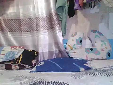 Sweetchuby1995 online show from June 14, 2026, 5:20 am