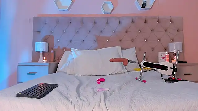 Snapshot of EmySilver chatting on December 7, 2024, 5:42 pm EmySilver online show from December 7, 2024, 5:42 pm