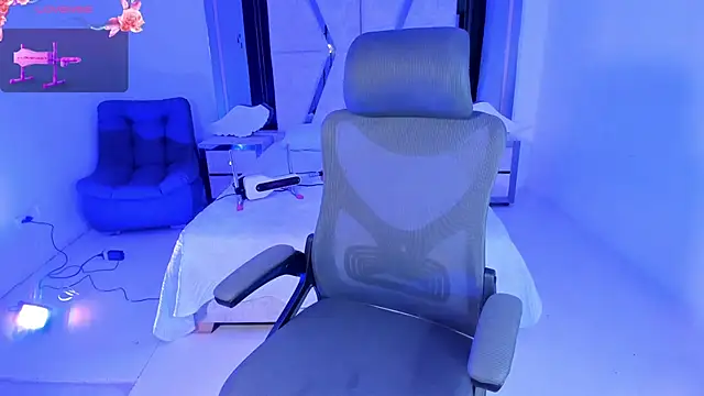 Snapshot of EmySilver chatting on February 8, 2025, 3:31 pm EmySilver online show from February 8, 2025, 3:31 pm