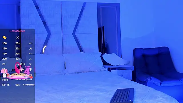 Snapshot of EmySilver chatting on February 15, 2025, 9:15 pm EmySilver online show from February 15, 2025, 9:15 pm