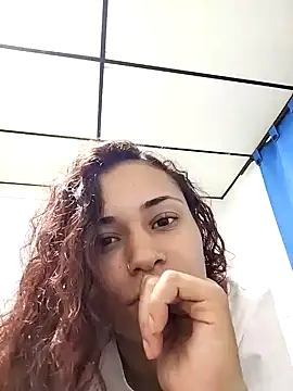 caroline0997 online show from January 16, 2025, 12:34 am