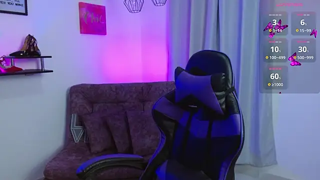 Emmi Cam online show from March 18, 2026, 1:03 pm