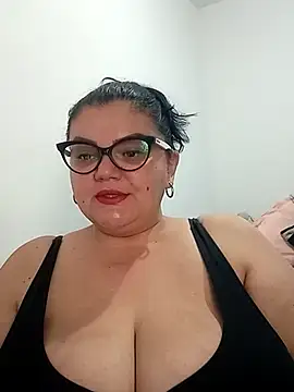 Madisonpalacio online show from November 22, 2025, 3:11 pm