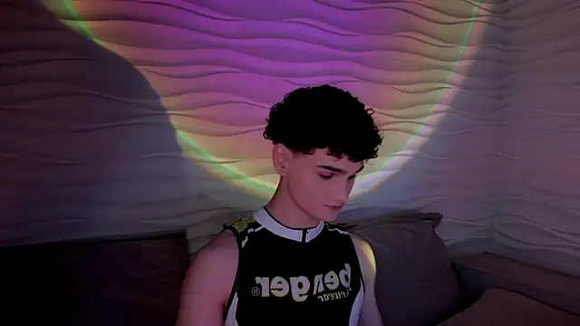 adam 21cm   online show from March 9, 2025, 4:44 pm