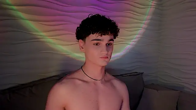 adam 21cm   online show from March 20, 2025, 4:31 pm