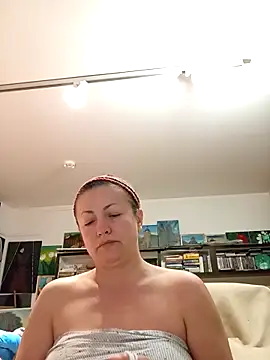 MariaAnaSunshine online show from September 13, 2025, 9:47 pm