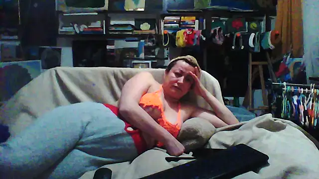 MariaAnaSunshine online show from December 13, 2025, 7:53 pm