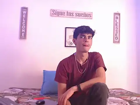 Snapshot of harrytomson_1 chatting on January 12, 2025, 6:28 am harrytomson 1 online show from January 12, 2025, 6:28 am