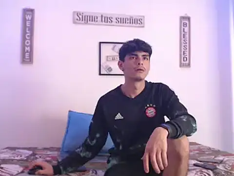 Snapshot of harrytomson_1 chatting on January 13, 2025, 10:56 pm harrytomson 1 online show from January 13, 2025, 10:56 pm