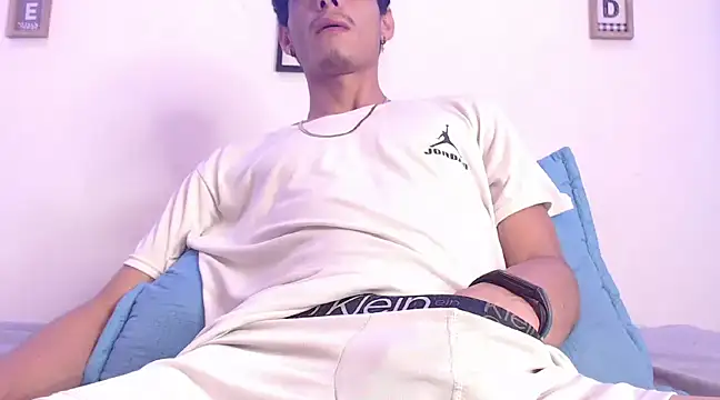 Snapshot of harrytomson_1 chatting on February 23, 2025, 8:28 am harrytomson 1 online show from February 23, 2025, 8:28 am