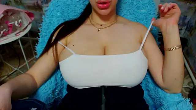 lovelyseu online show from November 24, 2025, 6:13 am