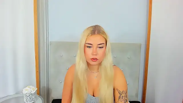 KristyHoney online show from February 12, 2025, 6:19 am