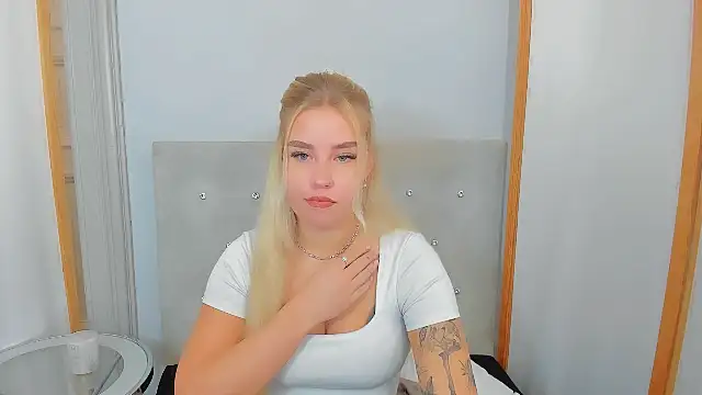 KristyHoney online show from March 3, 2025, 6:26 am