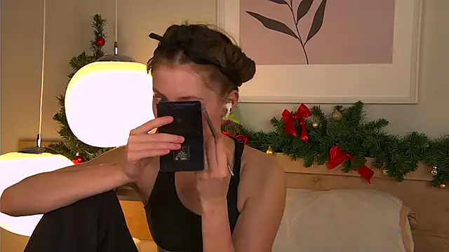 AshleyDouglas online show from January 6, 2025, 3:42 am