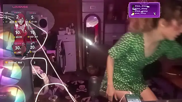 piou-sissy online show from October 14, 2025, 7:58 pm