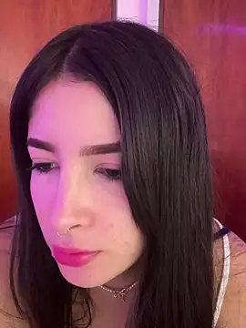 Snapshot of annaharper- chatting on March 18, 2025, 4:15 am annaharper- online show from March 18, 2025, 4:15 am