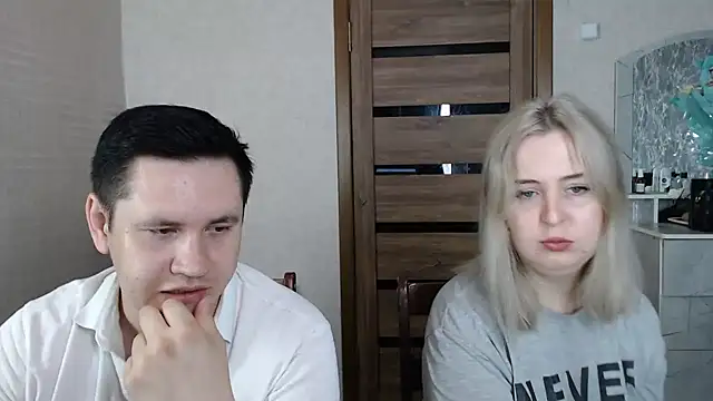 Kristy-Max online show from March 17, 2025, 5:27 pm