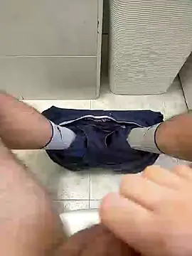 user 662 online show from February 26, 2025, 8:04 am